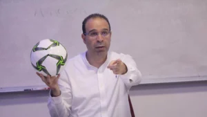 عصام الشوالي يوضّح حقيقة مغادرته قنوات بي إن سبورتس بعد تضامنه مع فلسطين عصام الشوالي يوضّح حقيقة مغادرته قنوات بي إن سبورتس بعد تضامنه مع فلسطين