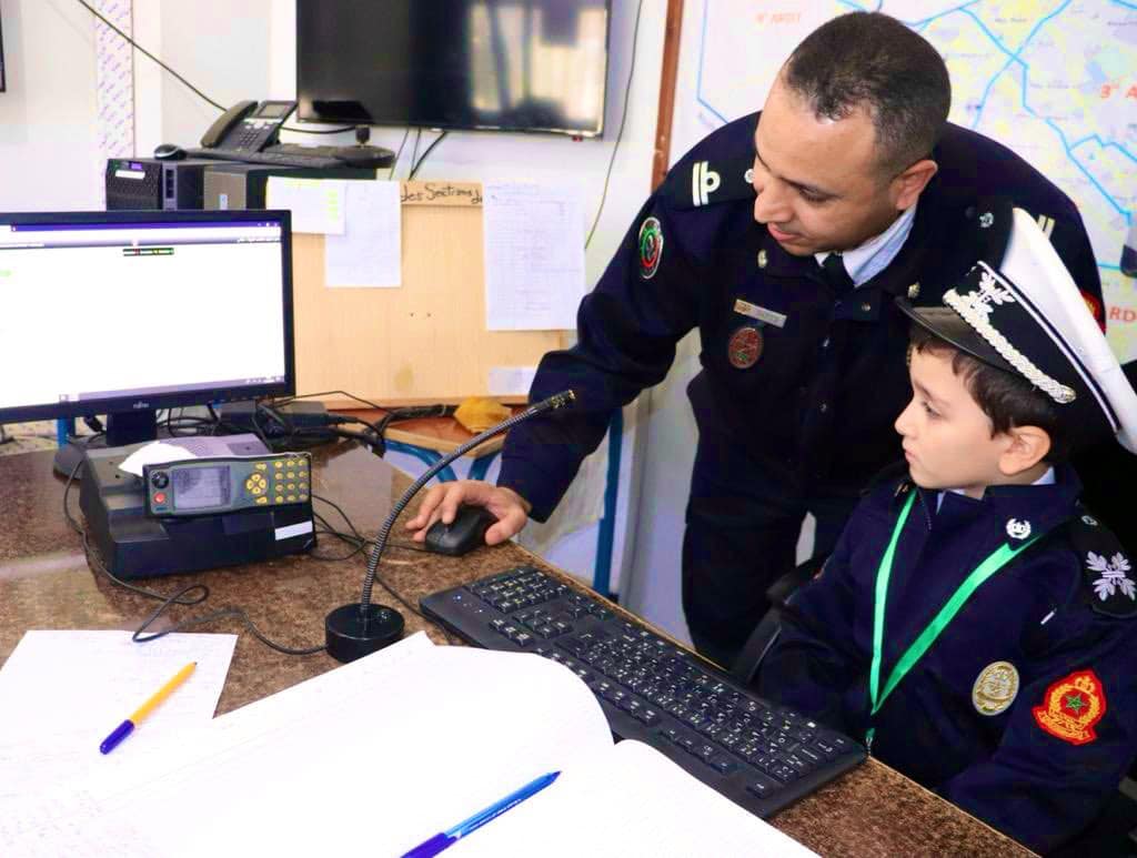 بتكليف من السيد عبد اللطيف حموشي.. ولاية أمن مكناس تحقق حلم الطفل إلياس بهذه المبادرة الطيبة (صور) 1 الطفل إلياس