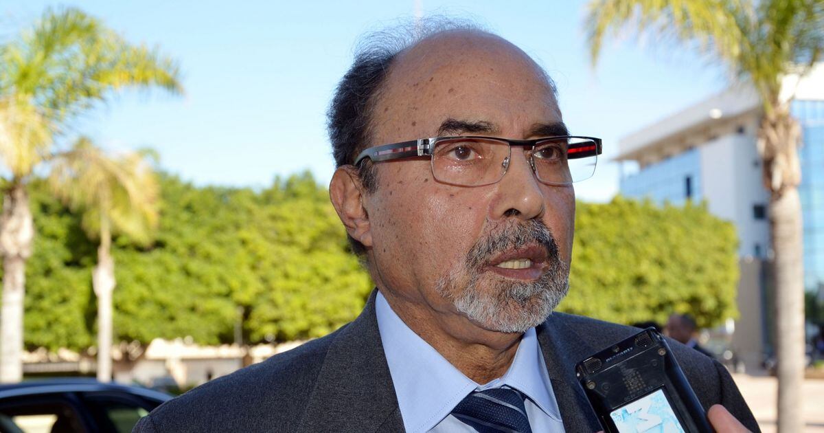 برقية تعزية ومواساة من جلالة الملك إلى أفراد أسرة المرحوم الأستاذ النقيب عبد العزيز بنزاكور 1 CQG ANENXFDTJPVBE P G YTA
