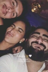 مشاهد ياسين بونو في مهرجان الرياض تثير الشكوك حول انفصاله عن زوجته و الأخيرة ترد بطريقتها الخاصة (صور) مشاهد ياسين بونو في مهرجان الرياض تثير الشكوك حول انفصاله عن زوجته و الأخيرة ترد بطريقتها الخاصة (صور)