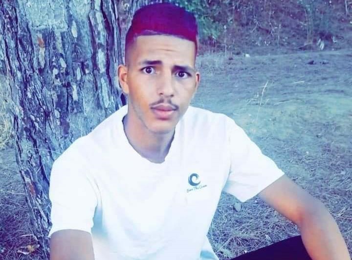 شاب جزائري