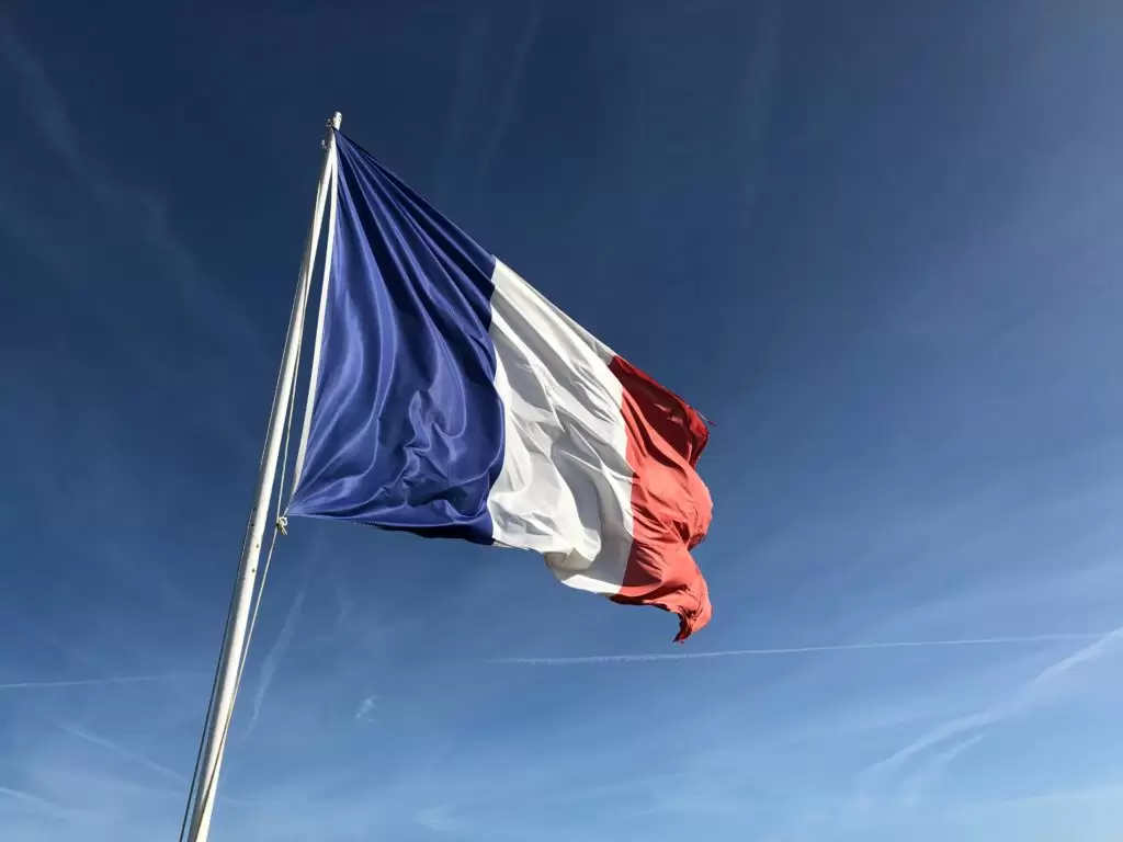 فرنسا