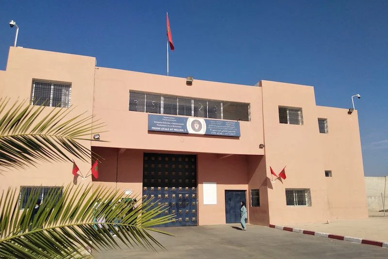 وفاة سجين بتهمة الإرهاب بمصلحة الأمراض النفسية بالمستشفى الإقليمي بإنزكان 1 السجن المحلي آيت ملول 1