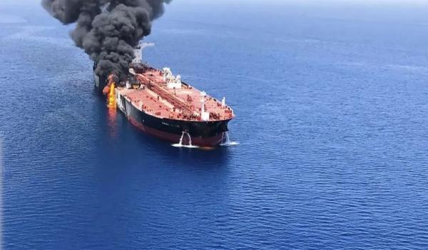 قصف الحوثيين لسفينة أمريكية يسفر عن سقوط عدد من القتلى و الجرحى 1 الحوثيين سفينة أمريكية