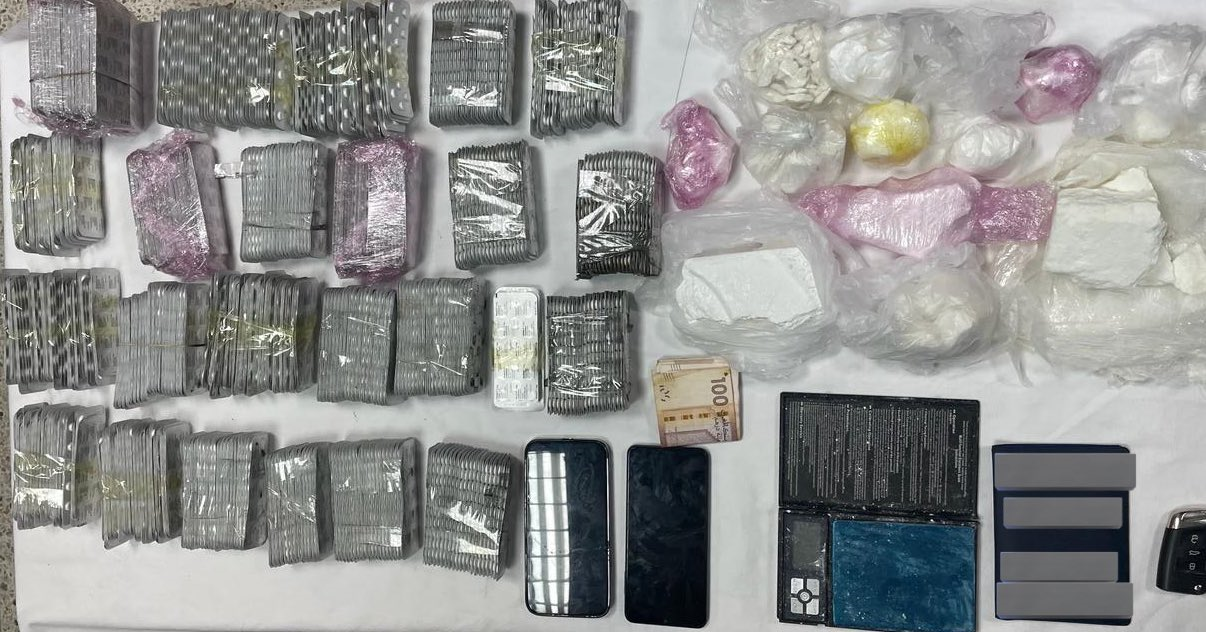 معلومات "الديستي" تقود إلى توقيف تاجر مخدرات بطنجة وتحجز أزيد من 14 ألف و400 قرص مخدر وكمية من الكوكايين 1 مخدرات