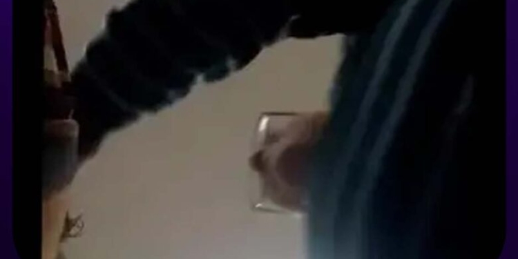 النيابة العامة بفاس تقرر متابعة مدير ثانوية مولاي يعقوب “بطل” فيديو التحرش بتلميذة في حالة اعتقال 1 فيديو التحرش