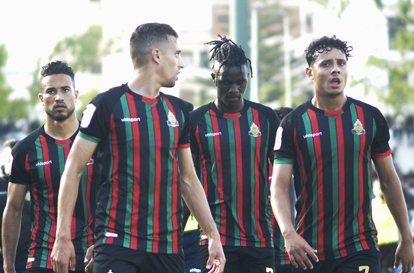 البطولة الوطنية الاحترافية.. الجيش الملكي يتعادل مع مضيفه المغرب التطواني (2-2) 1 الجيش الملكي