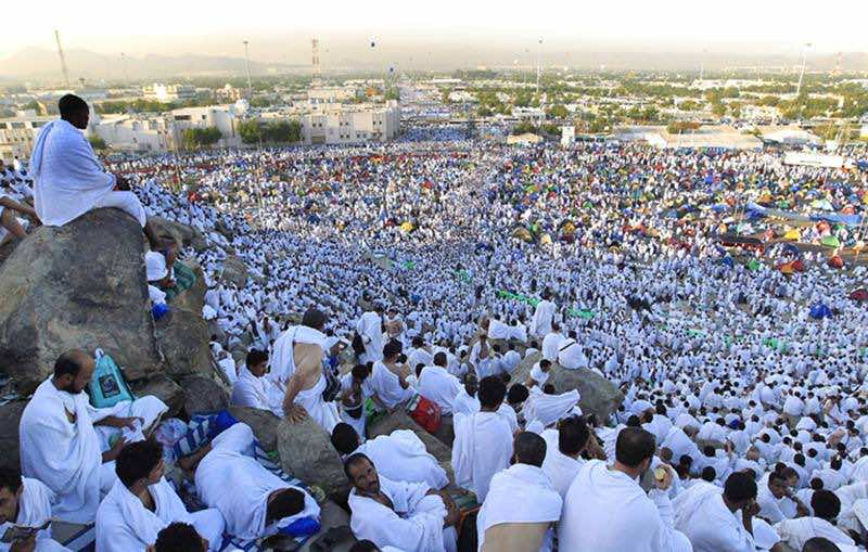 أكثر من مليوني حاج يقفون بصعيد عرفة لأداء ركن الحج الأعظم 1 عرفة