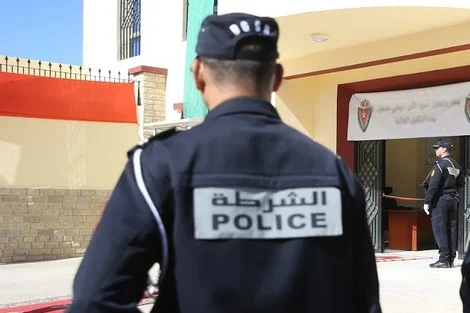 مكناس.. بحث قضائي يسفر عن توقيف موظفي شرطة بعد ارتكابهما مخالفات إجرامية 1 موظف شرطة