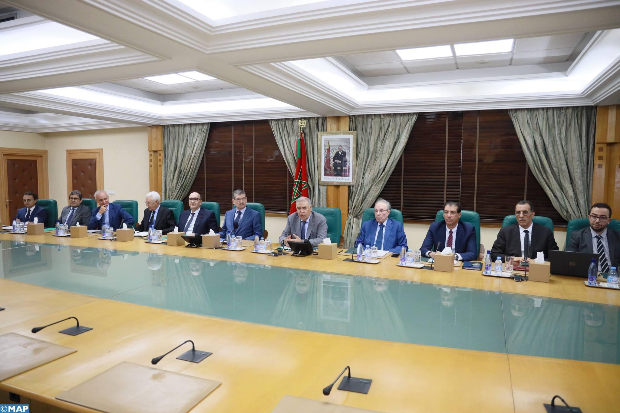 لفتيت والحليمي يعقدان لقاء مع الولاة والعمال حول الإعداد لتنظيم الإحصاء العام للسكان والسكنى لسنة 2024 1 لفتيت ولحليمي في اجتماع مع الولاة حول تنظيم الإحصاء