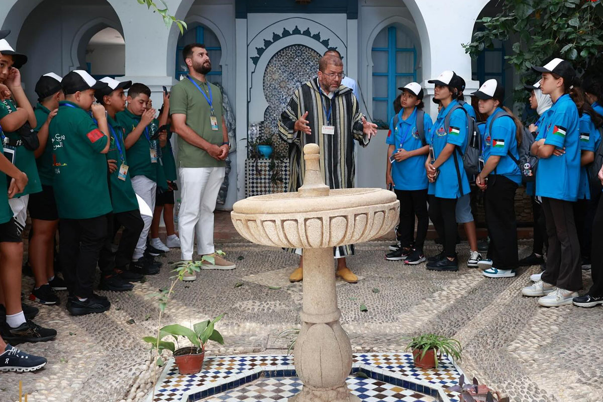أطفال القدس يزورون مدينة شفشاون لاكتشاف فصول أخرى متميزة من تاريخ المغرب 1 enfants maqdessis a Chefchaoun