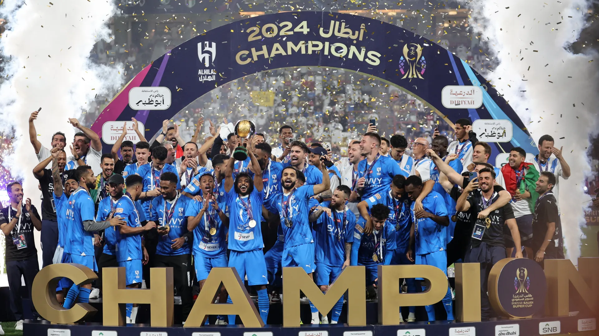 الهلال بطلا لكأس السوبر السعودي لكرة القدم عقب تغلبه على النصر بـ4 مقابل 1 1 الهلال