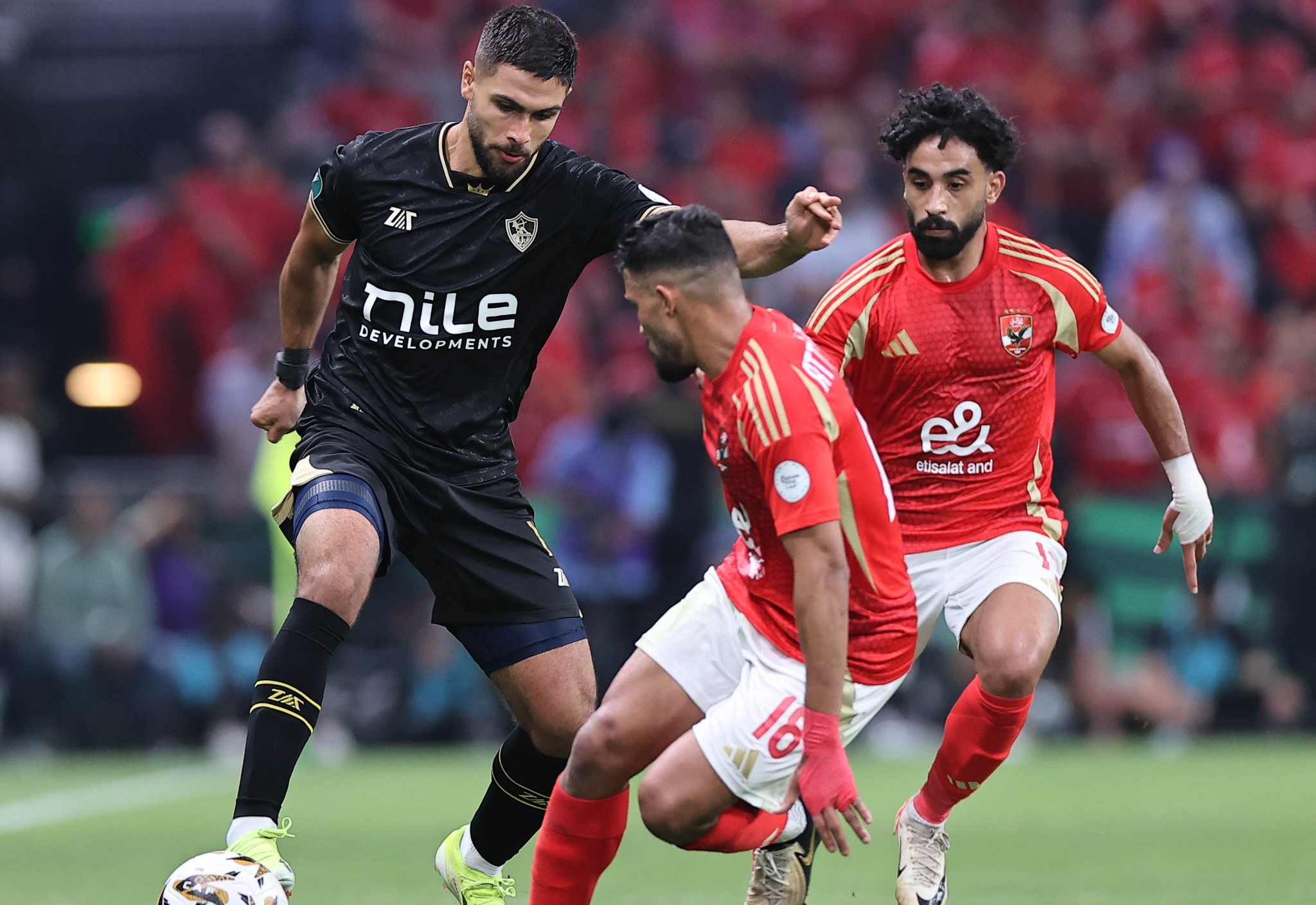 الزمالك المصري يتوج بلقب السوبر الإفريقي 1 الزمالك