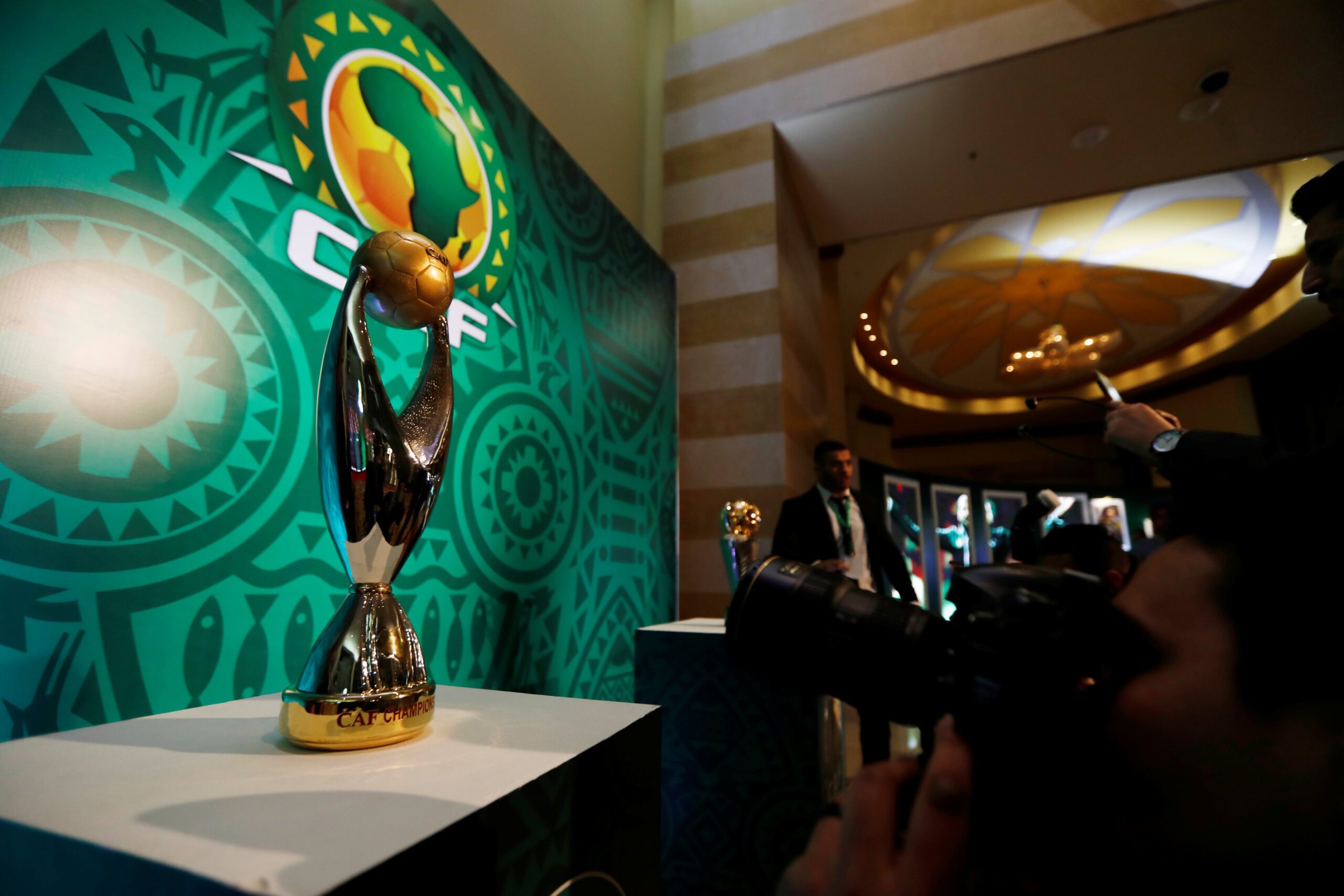 قرعة مجموعات دوري أبطال إفريقيا.. كلاسيكو مغربي مرتقب بين الرجاء الرياضي و الجيش الملكي في المجموعة 2 1 الرجاء الرياضي الجيش الملكي