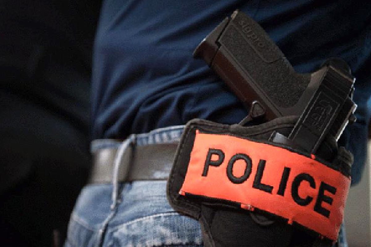 عناصر فرقة مكافحة العصابات بولاية أمن الرباط تسعمل السلاح الوظيفي لتوقيف شخص عرض أمن المواطنين لتهديد خطير 1 السلاح الوظيفي