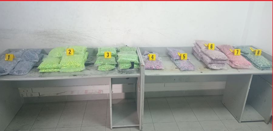 بالصور..أمن ميناء طنجة يجهض محاولة لتهريب أزيد من 155 ألف قرصا مهلوسا من نوع "إكستازي" 1 tanger 4