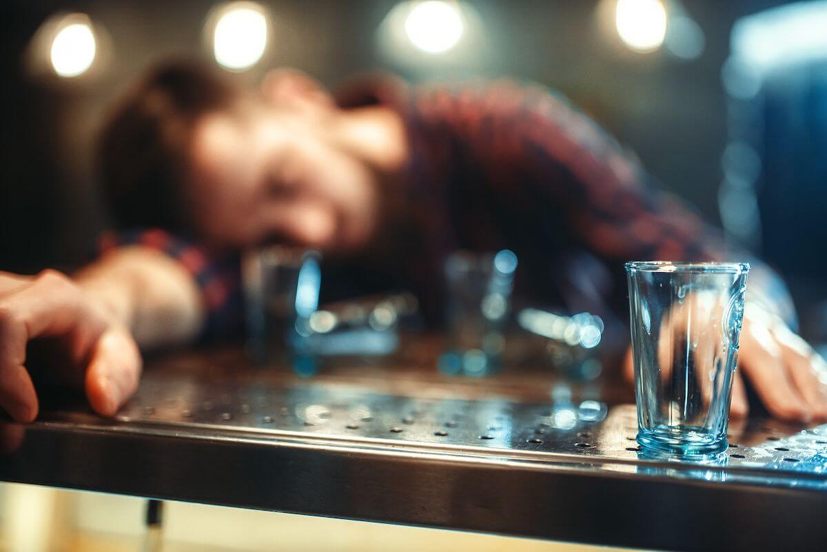تناول الخمور المغشوشة يُودي بحياة 37 شخص بتركيا 1 Alcool frelate