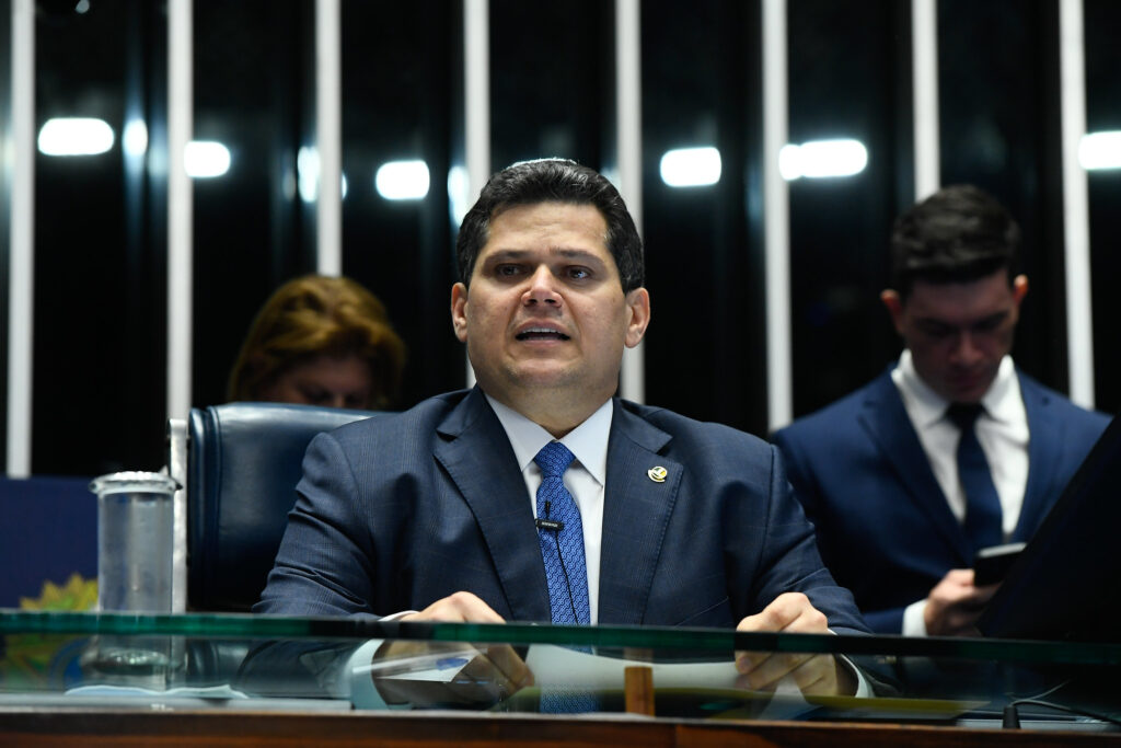 انتخاب السيناتور دافيد ألكولومبري ذو الأصول المغربية رئيسا لمجلس الشيوخ بالبرازيل 1 دافيد ألكولومبري