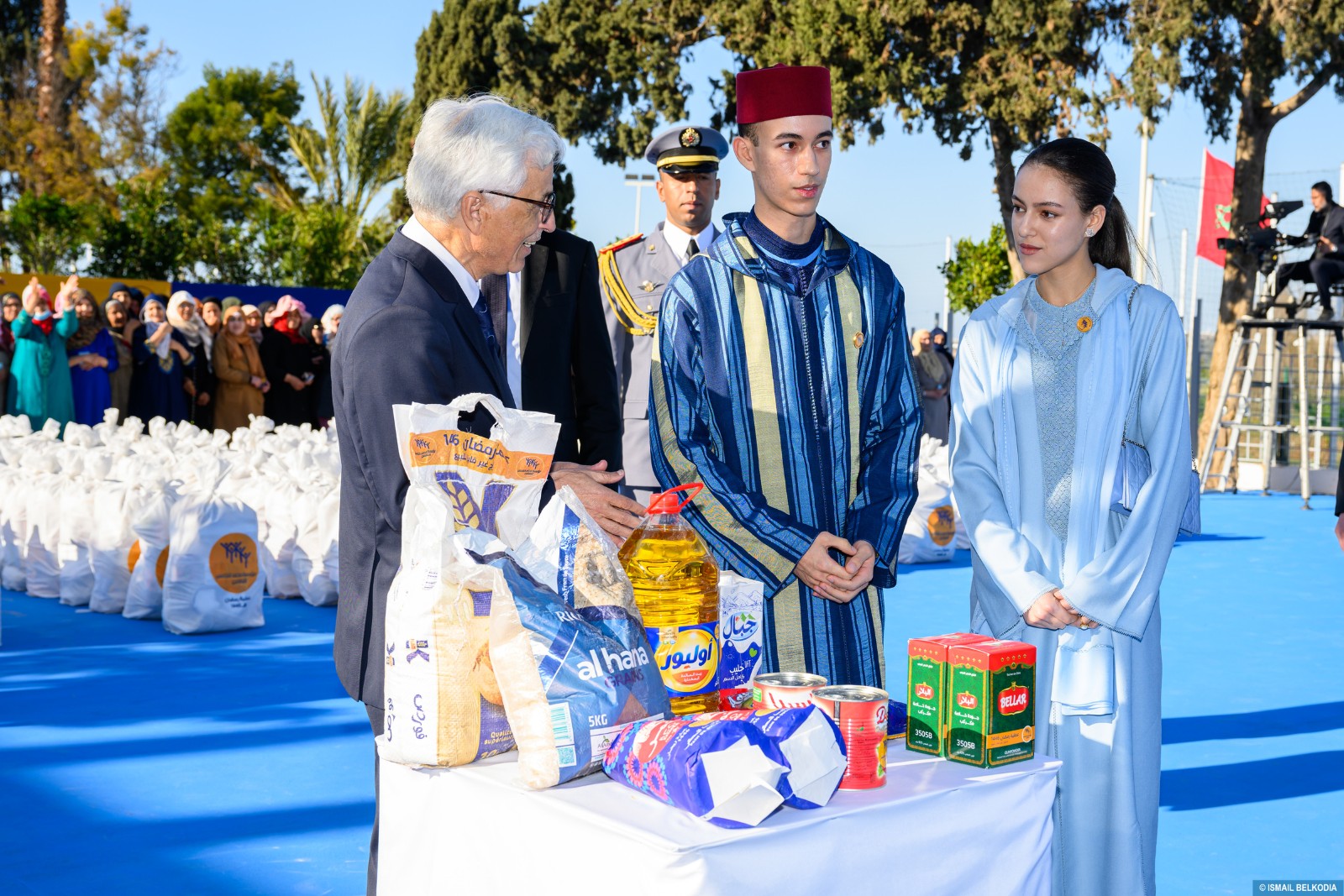 بتعليمات ملكية سامية.. ولي العهد الأمير مولاي الحسن والأميرة للا خديجة يعطيان انطلاقة العملية الوطنية "رمضان 1446" 1 Moulay Hassan