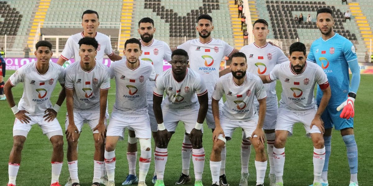 حسنية أكادير يضمن البقاء في الدوري الاحترافي بانتصاره على رجاء بني ملال (1-0) في مباراة السد 1 حسنية أكادير