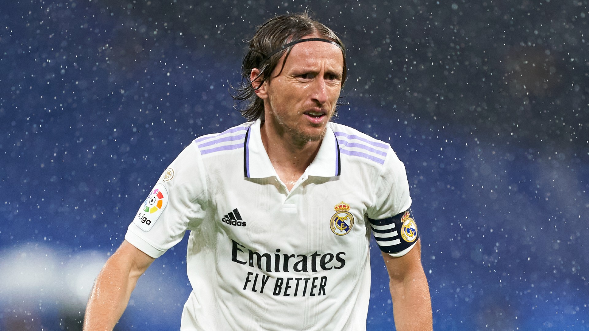 مودريتش يقرر إنهاء مشواره مع ريال مدريد بعد 13 سنة قضاها مع النادي الملكي 1 مودريتش