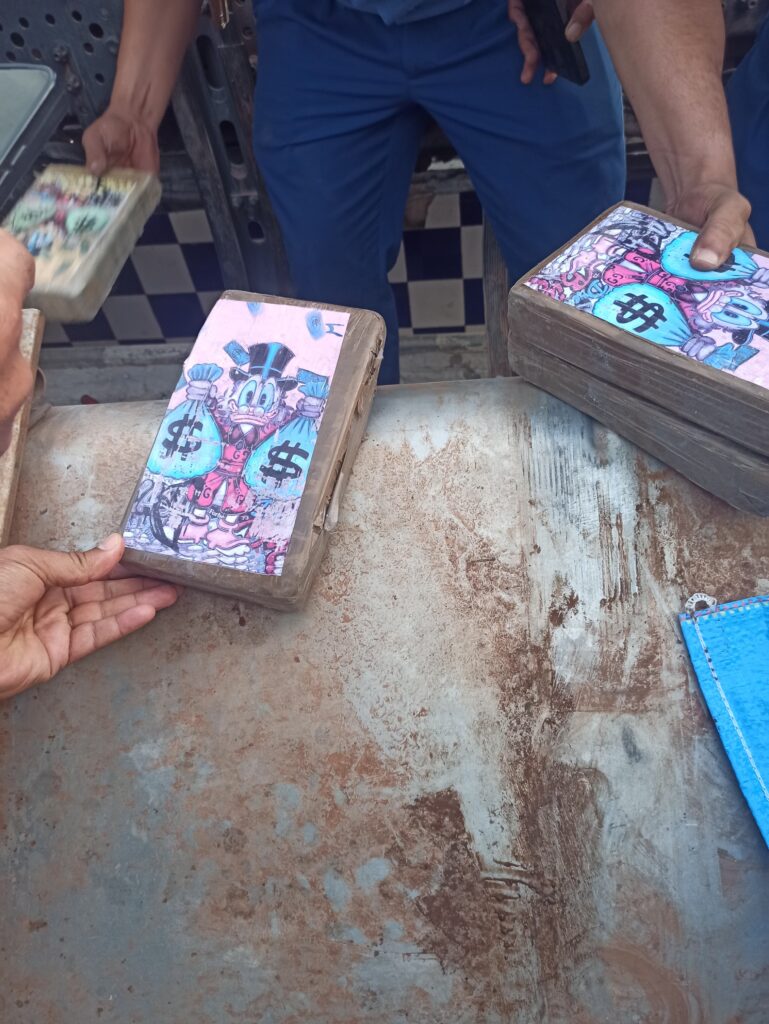 إحباط تهريب أزيد من 92 كيلوغرام من مخدر الكوكايين عبر معبر الكركرات (صور/فيديو) 3 WhatsApp Image 2025 06 22 at 22.49.20