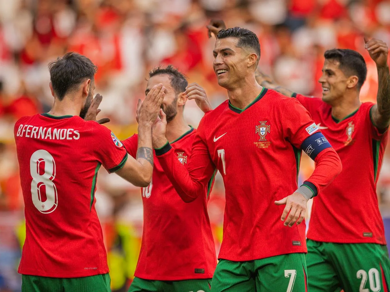 المنتخب البرتغالي يتوج بدوري الأمم الأوروبية لكرة القدم بفوزه على نظيره الإسباني بضربات الترجيح 1 cristiano ronaldo