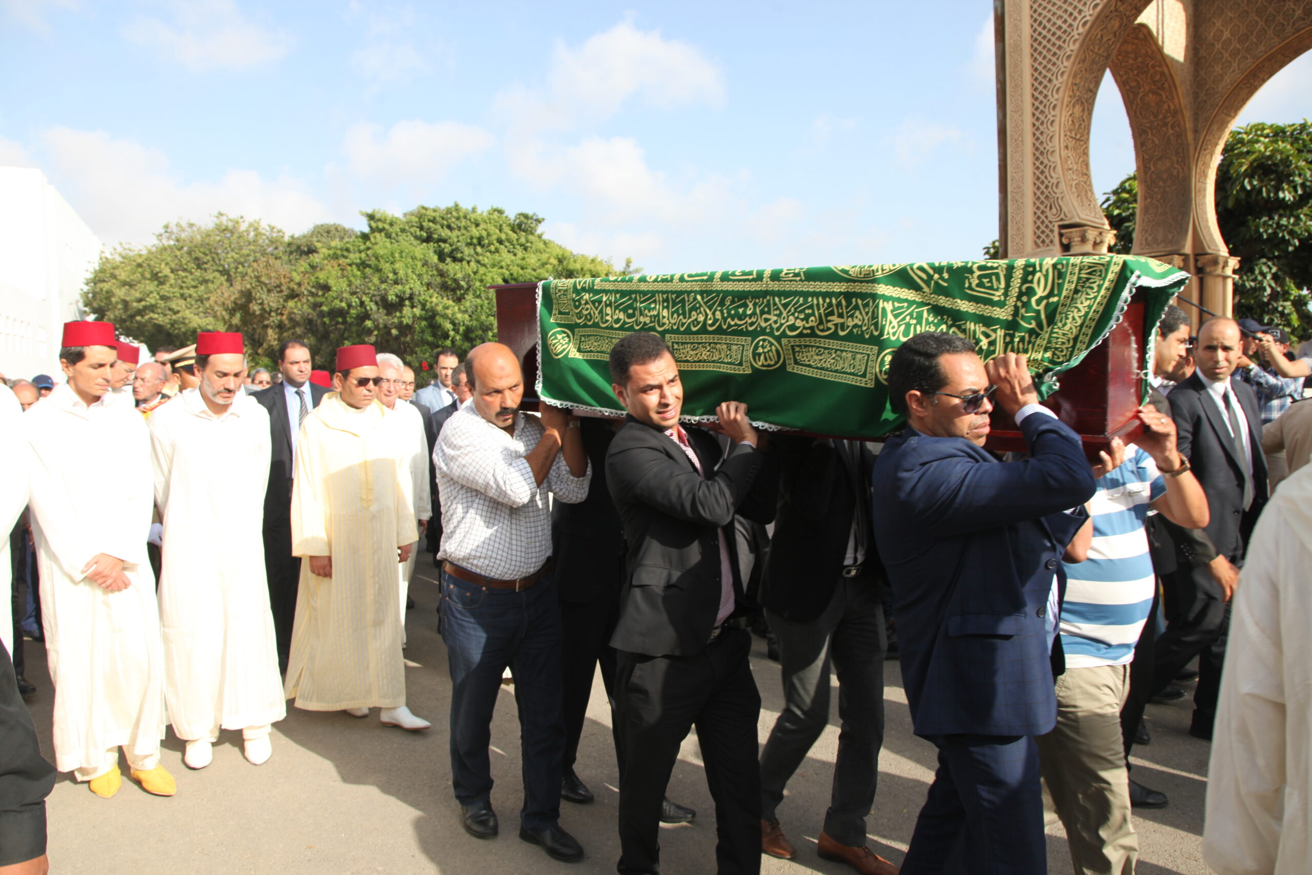 تشييع جثمان الراحل عبد الحق المريني بحضور صاحب السمو الملكي الأمير مولاي رشيد 1 deces Abdelhak El Mrini scaled