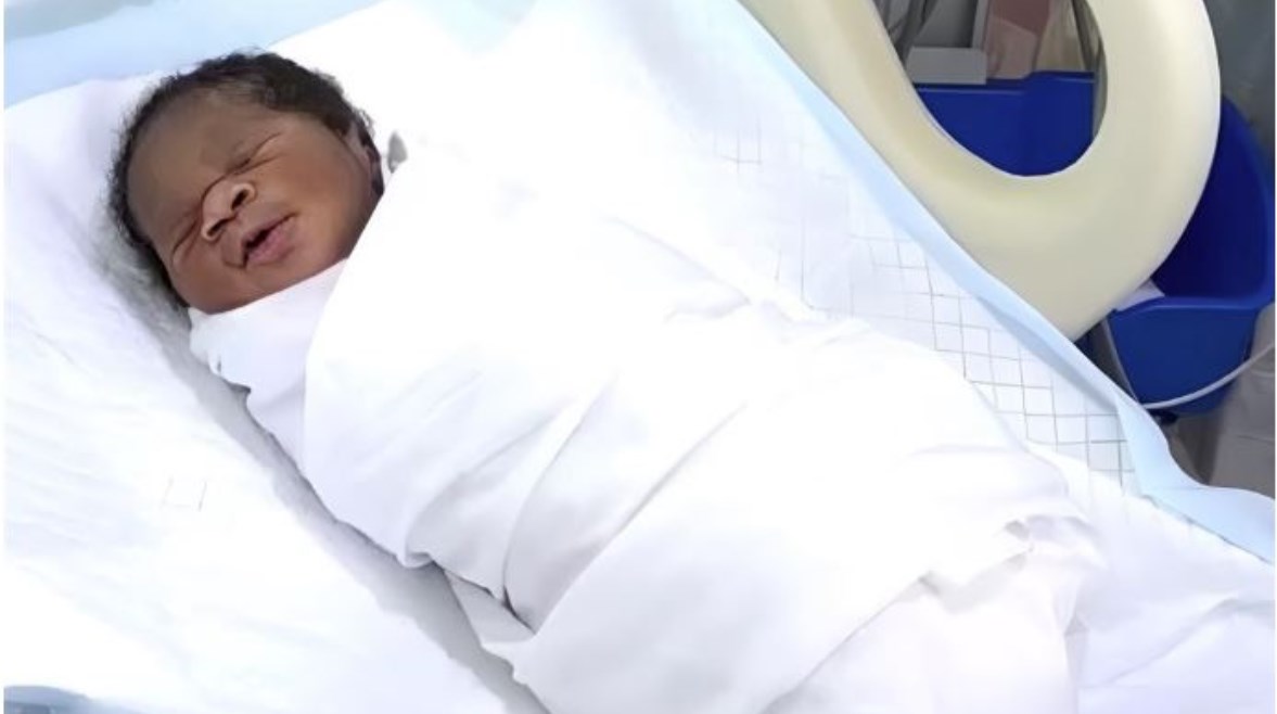 مواليد جبل الرحمة.. تسجيل أول حالة ولادة في موسم الحج بعرفات 1 naissance arafa