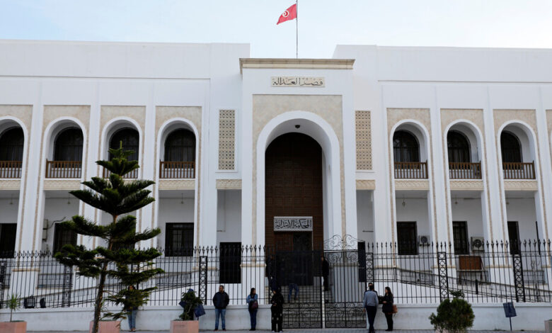 تونس.. 6 أشهر حبسا لمسجون رفض مشاهدة نشاط لقيس سعيّد في تلفاز الزنزانة 1 tunisie